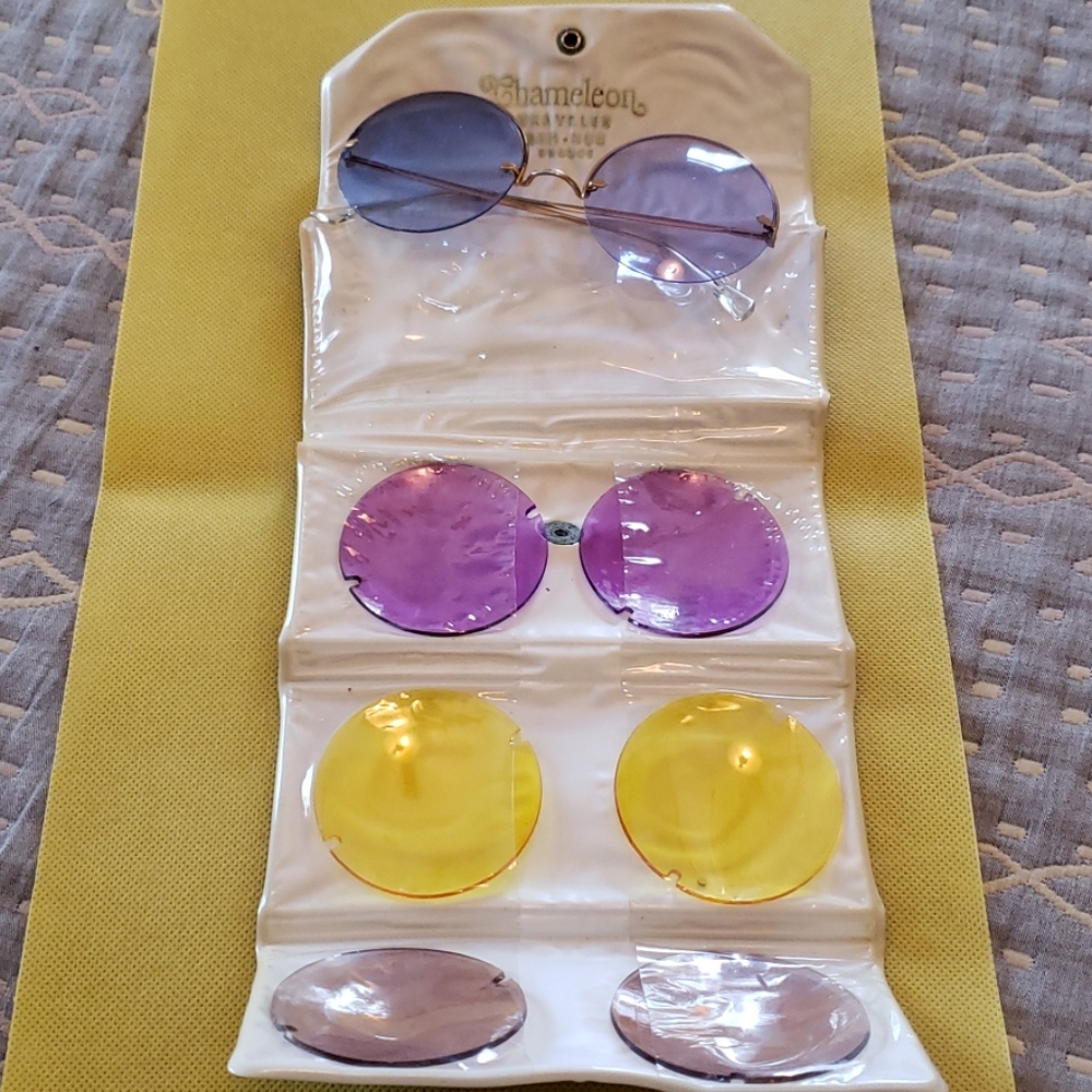 Retro 1970's glasses with swappable Color lenses